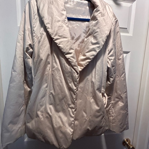 Cream Puffer Jacket with detail pattern - Picture 4 of 7